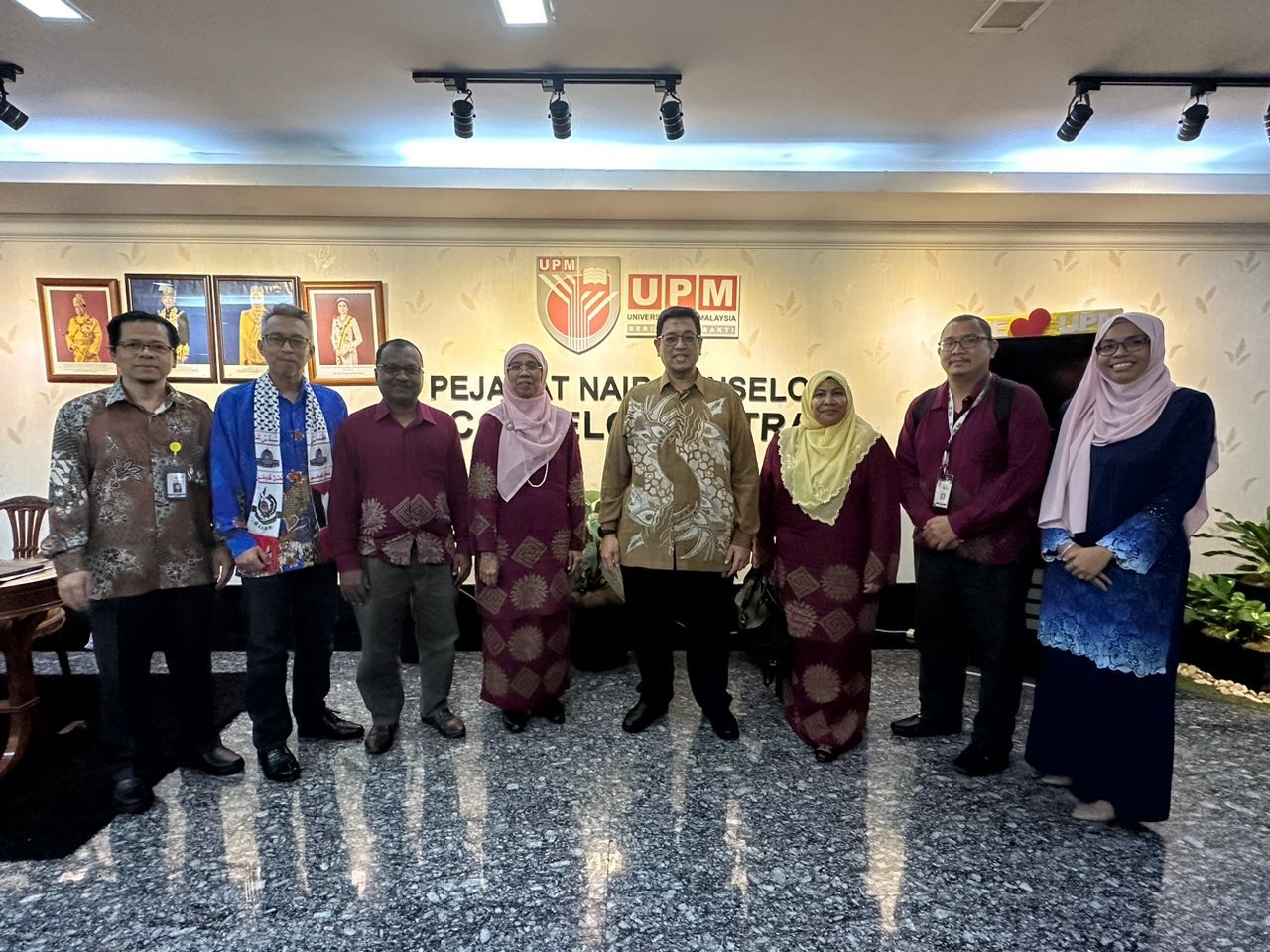 Kunjungan hormat barisan Exco kepada YBhg. Dato Naib Canselor 